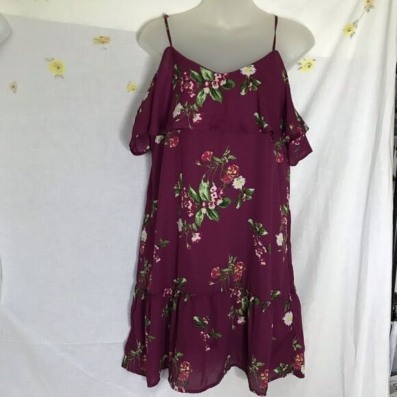 Cold shoulder floral dress almost famous medium - Picture 2 of 4